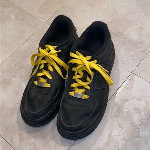 black nike air force 1s